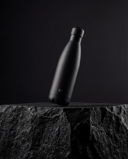 Mono Black Thermosflasche Schwarz mit Deckel - 500ml